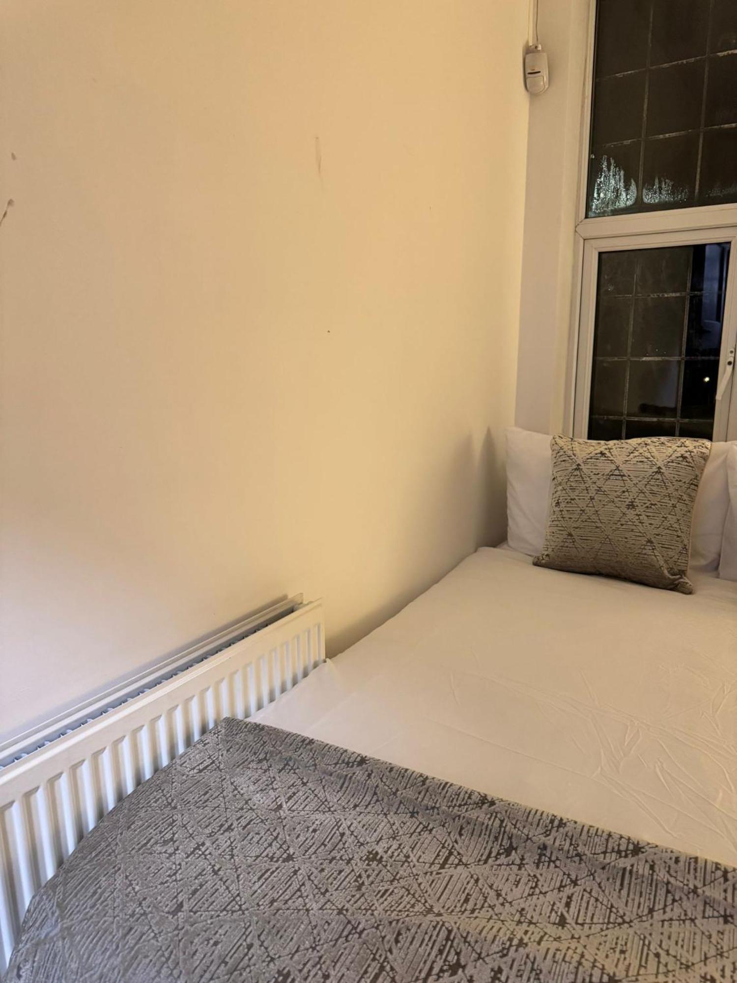 Shm Stays Solihull Hs2 Nec Airport Nr M6 M40 M42 Great For Long & Short Stays 15 Min Walk To Train Station 5 Min Drive To Town Centre Outside Bus Stops & Supermarket Free Parking Εξωτερικό φωτογραφία